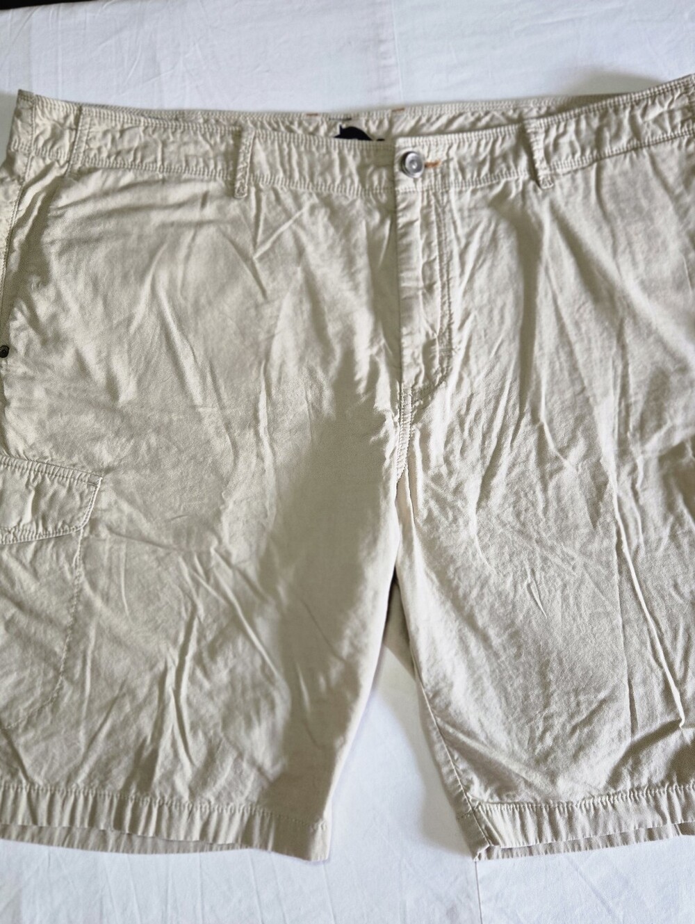 TOMMY BAHAMA MEN’S 44 X 10 CARGO SHORTS KHAKI